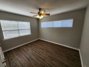 Building Photo - Wow! La Vernia Property!!