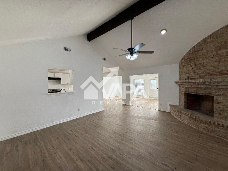 Building Photo - 194 High Oak