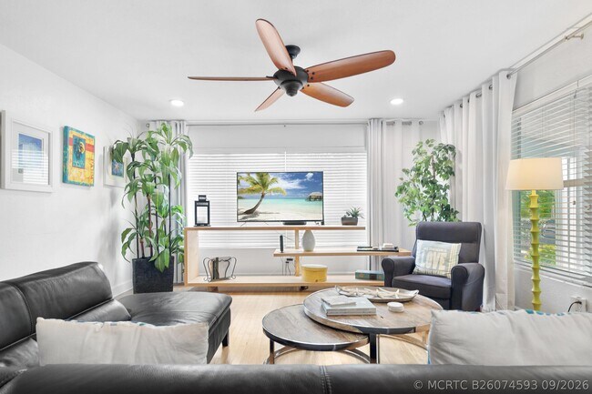 Building Photo - 1601 S Palmway