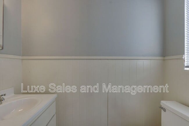 Building Photo - 236 NW 85th St