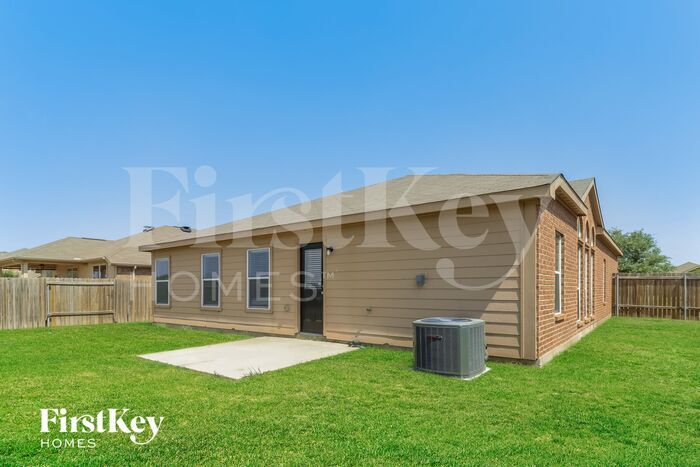 Building Photo - 325 Meadow Ridge Dr