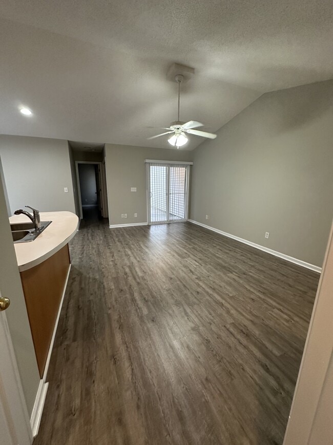 Building Photo - 3918 Elizabeth Ave