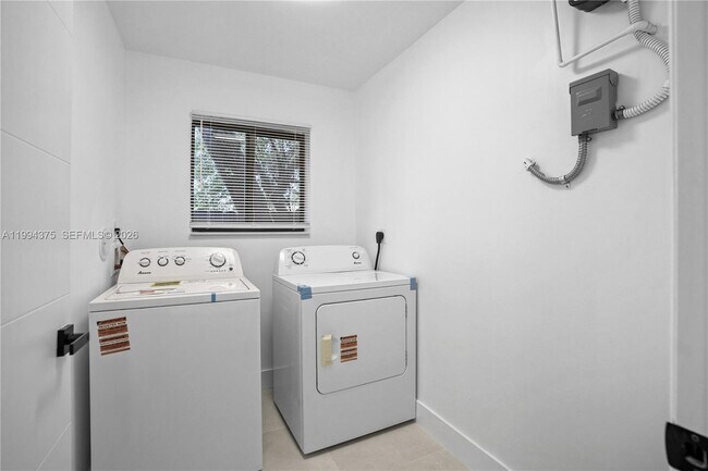 Building Photo - 5821 NW 30th Ave