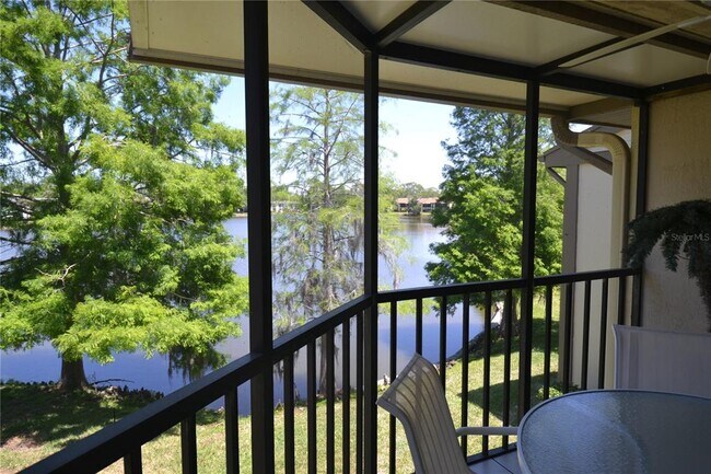 Building Photo - 284 Woodlake Wynde