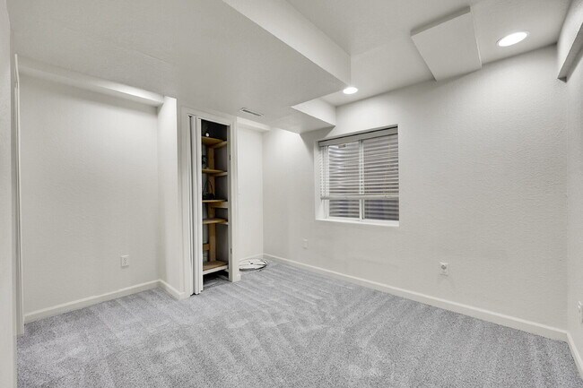 Building Photo - $2,800 - 4 Bed, 3.5 Bath Home in CO Spring...