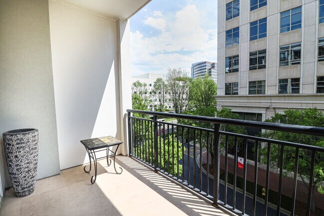 Building Photo - (Coming Soon) Piedmont Row Condo!