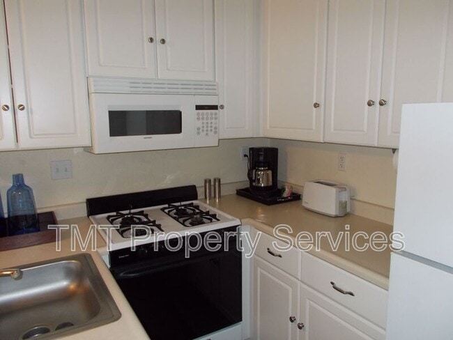 Building Photo - 115 Palomar Ave