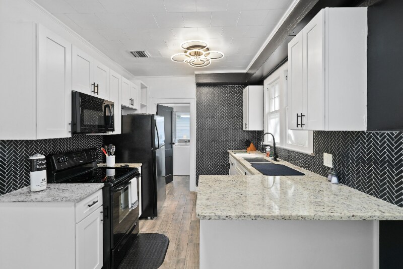 Building Photo - 1829 Hollenbeck Dr