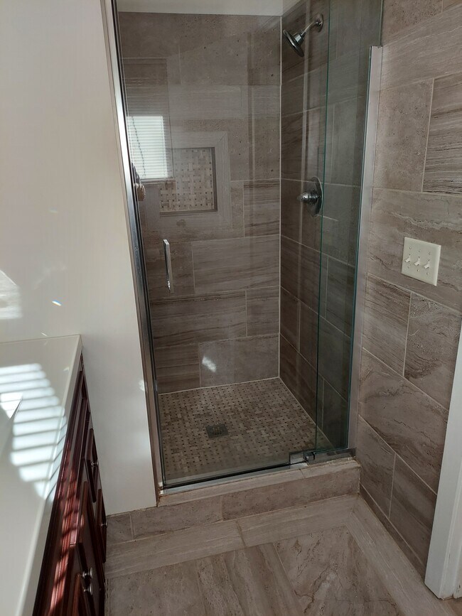 Building Photo - 2883 Charing Rd