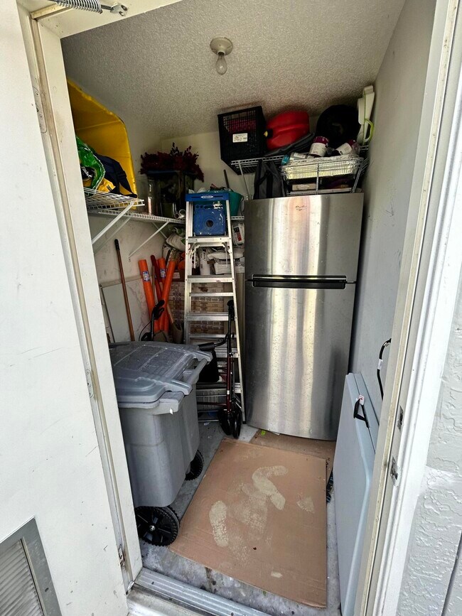 Building Photo - 7348 Lake Meadow Way