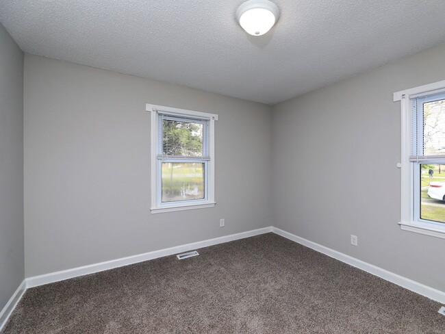 Building Photo - 3 bedroom 1 bath home for rent in New Bern
