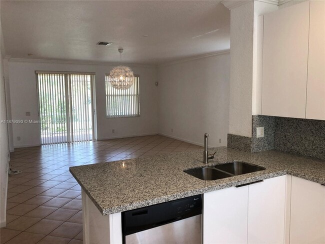 Building Photo - 693 Live Oak Ln