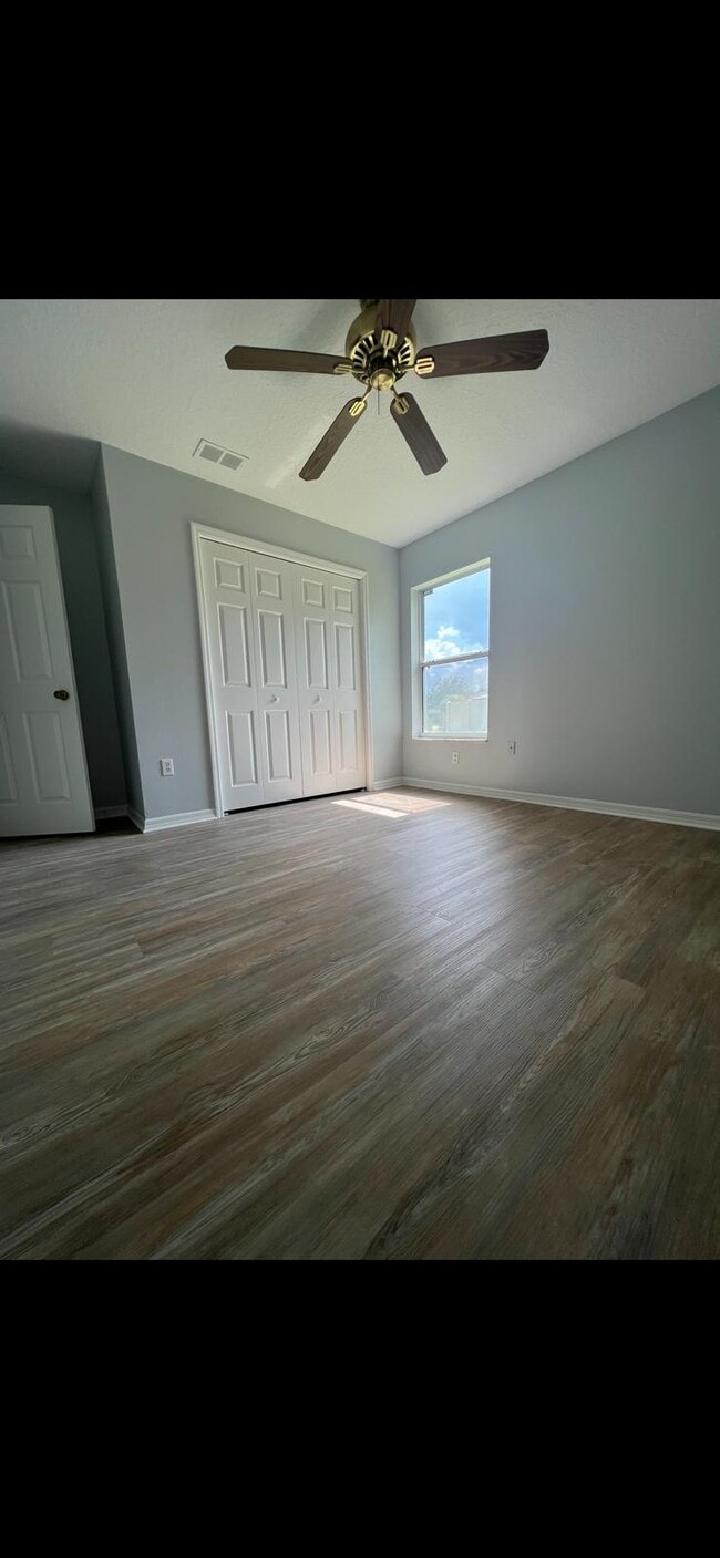 Building Photo - 40 Wendy Ln