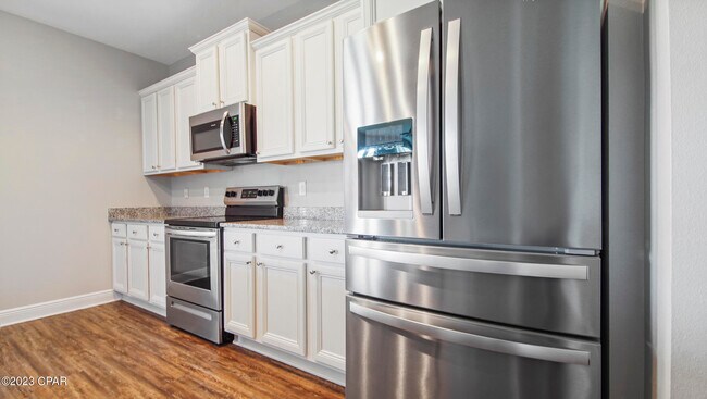 Building Photo - 310 Confidence Wy