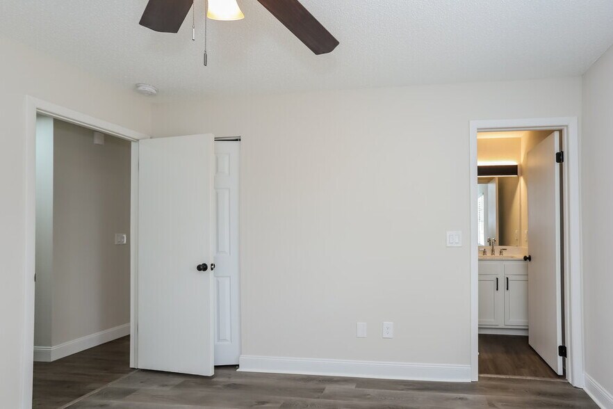 Building Photo - 1038 Bridlewood Way