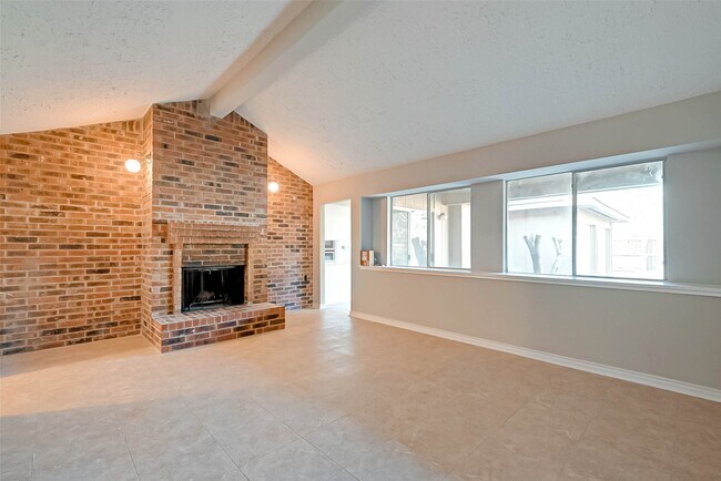 Building Photo - 22610 Deville Dr