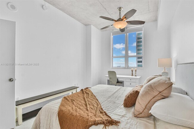 Building Photo - 234 NE 3rd St