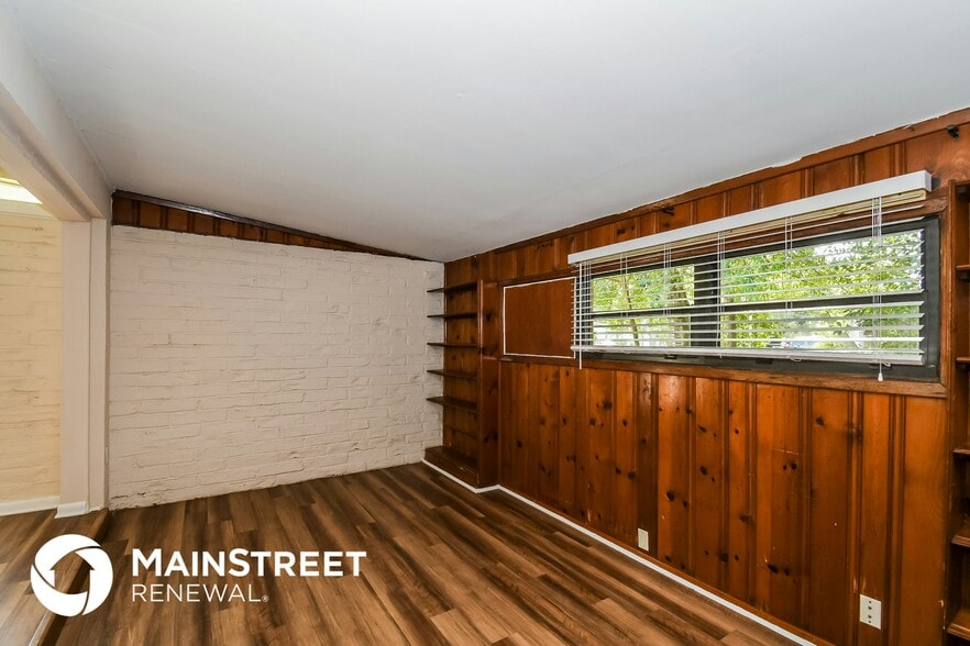 Building Photo - 1044 Legay Ave