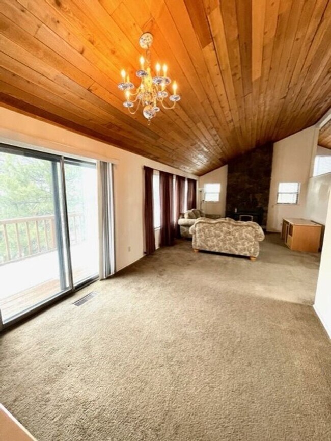 Building Photo - One of a kind property!  Huge lot, great h...