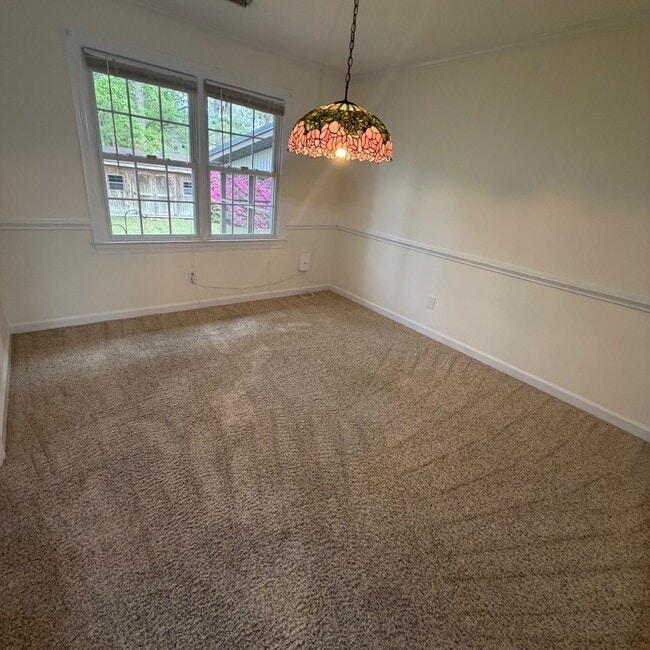 Building Photo - 3208 Ellsworth Dr