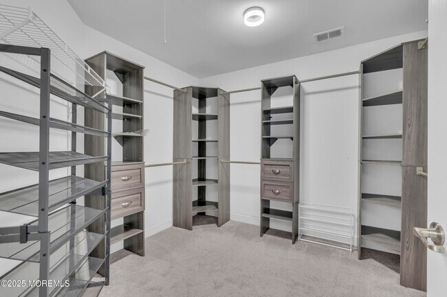 Building Photo - 12 Wintergreen Ct