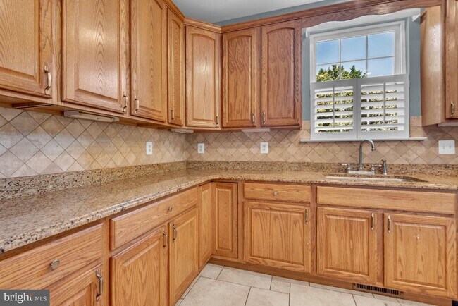 Building Photo - 3355 Lancer Ct