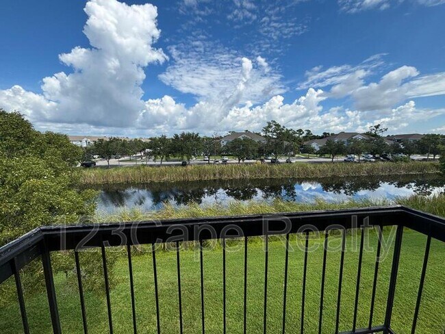 Building Photo - 2915 Winkler Ave