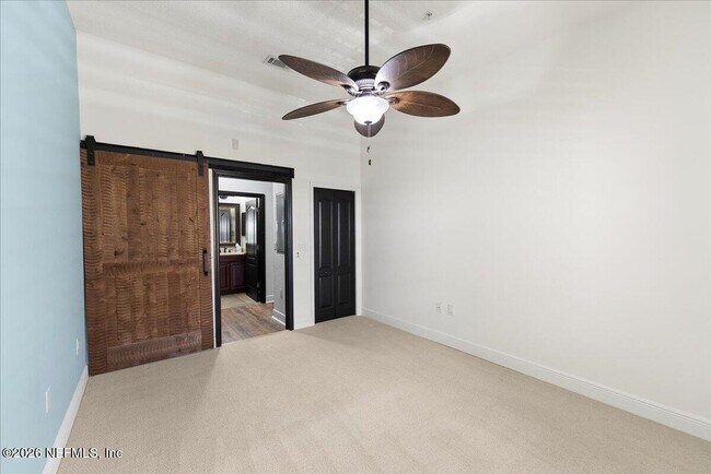 Building Photo - 115 Riverview Bend S