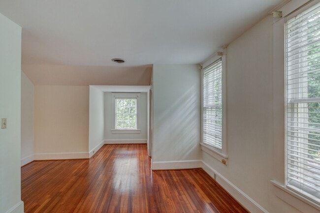 Building Photo - Executive 3/3 House in College Heights- $2,795