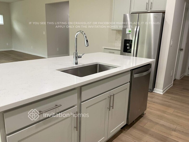 Building Photo - 584 Bridger Dr