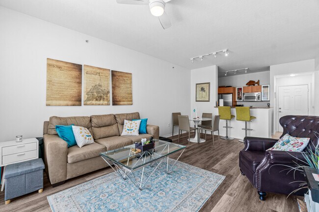 Building Photo - 700 E Boynton Beach Blvd