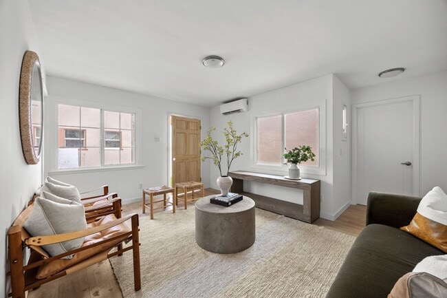 Building Photo - 1510 W 52nd St