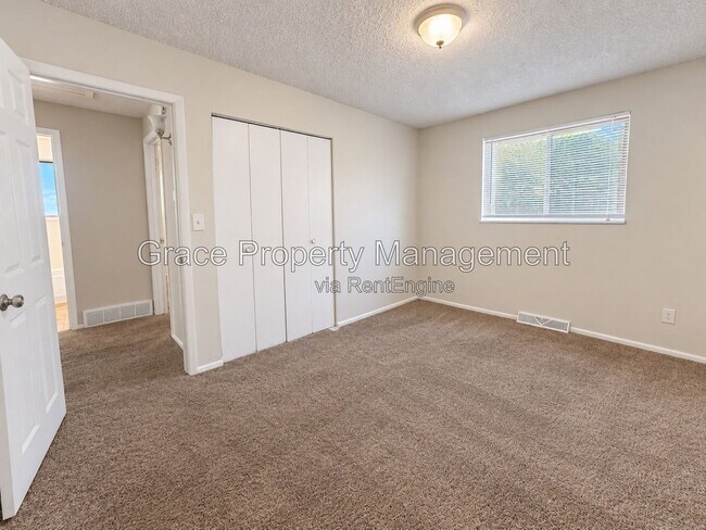 Building Photo - 6630 Knox Ct