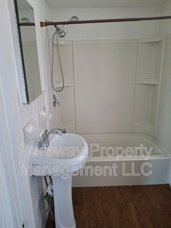 Building Photo - 212 E Broad St