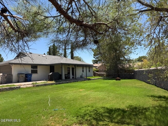 Building Photo - 4921 Vista Grande Cir