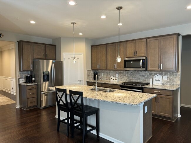 Building Photo - 50044 Norfolk Ct