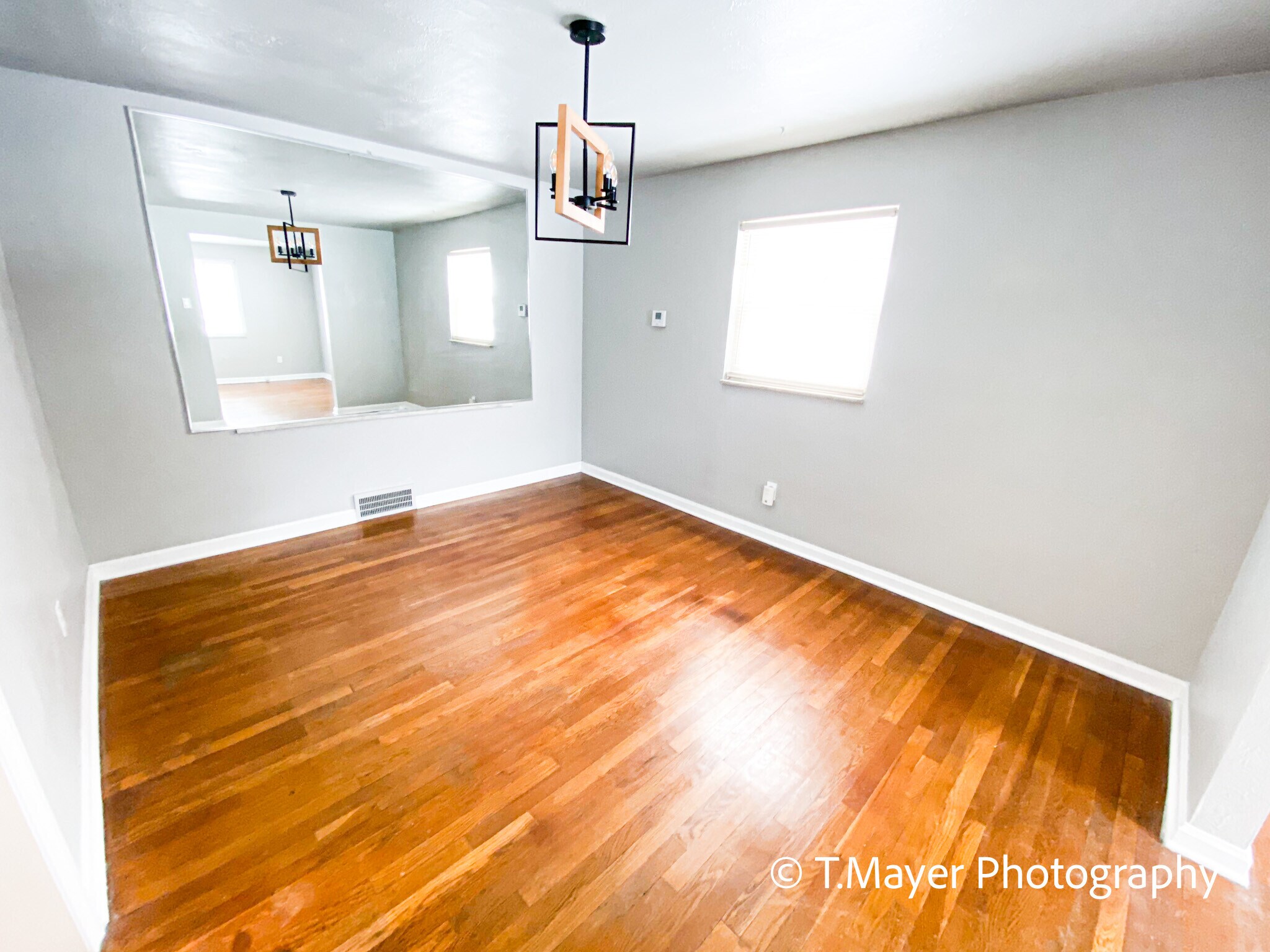 Building Photo - 1735 Helen Dr