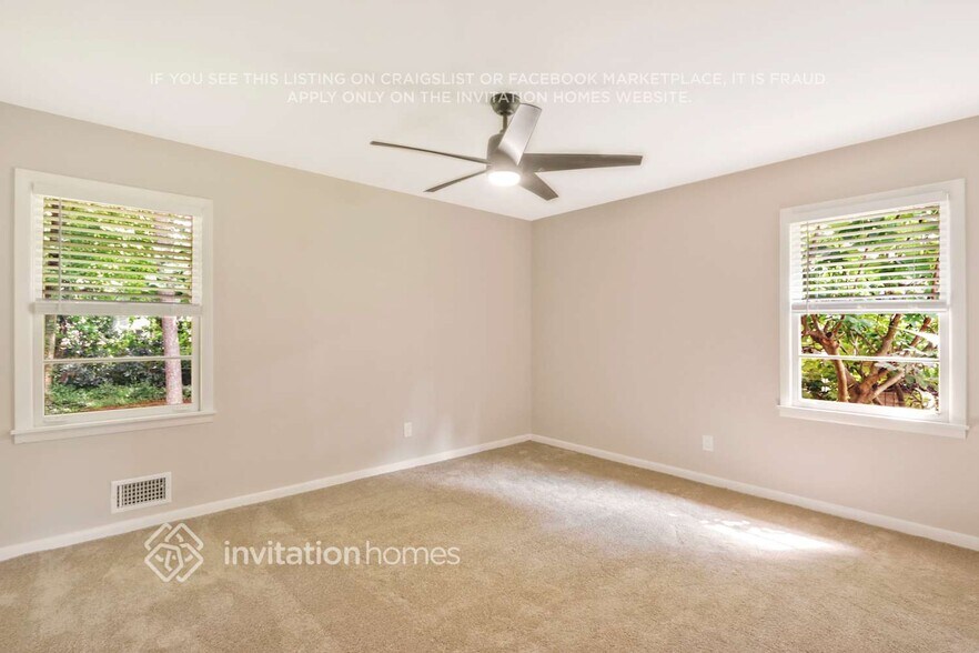 Building Photo - 2307 Ithica Dr SE