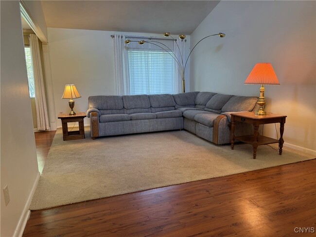 Building Photo - 812 Fairway Cir