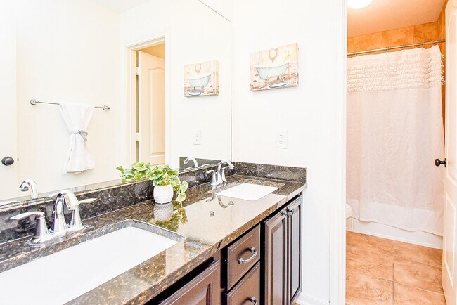 Building Photo - 6410 Papaya Bend Dr