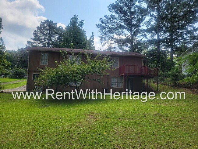 Building Photo - GREAT HOME / 3 BEDROOMS AND BONUS ROOM / GREAT LOCATION /  PRIVATE FENCED YARD