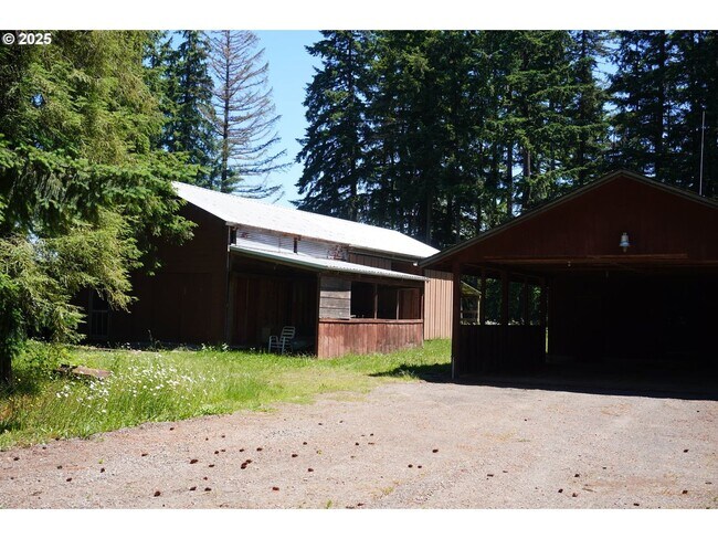 Building Photo - Cedar Built Home on Acreage for Lease in La Center