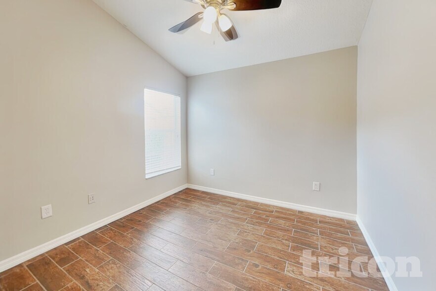 Building Photo - 6816 Monarch Park Dr