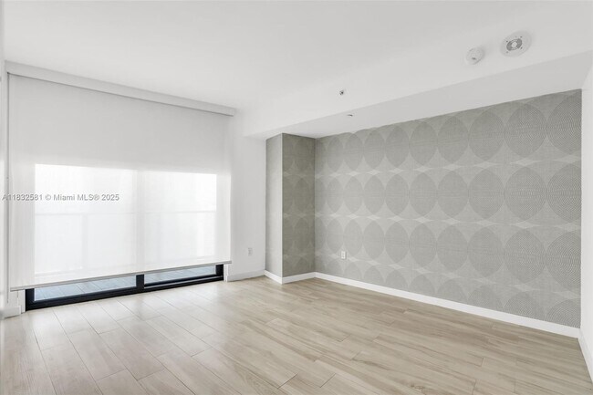 Building Photo - 1300 S Miami Ave