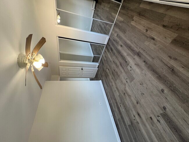 Building Photo - 7716 Ogden Ave