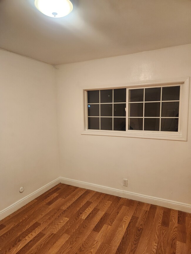 Building Photo - 11860 Truro Ave