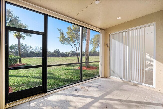 Building Photo - 8287 NW 128th Ln