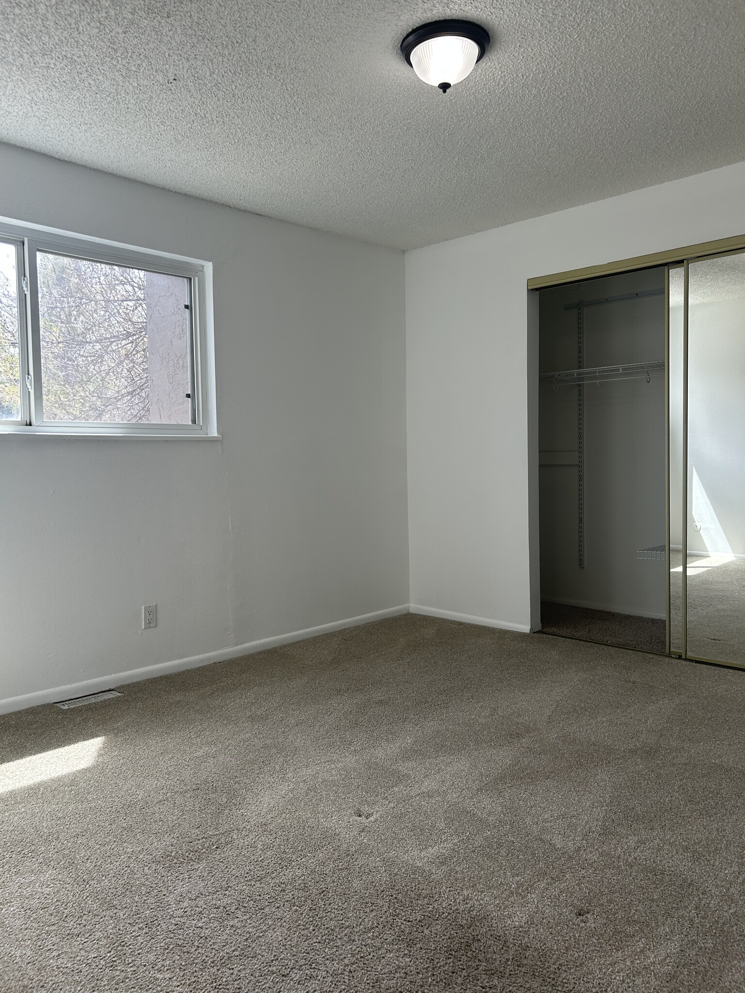 Building Photo - 5300 E Cherry Creek South Dr