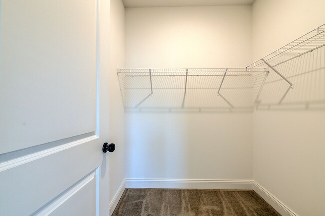 Building Photo - Updated 2 Bed 2 Bath Near SSM Cardinal Gle...