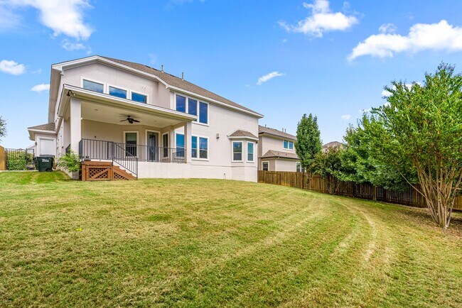 Building Photo - Luxurious 4 bedrooms 3 bathrooms home in L...